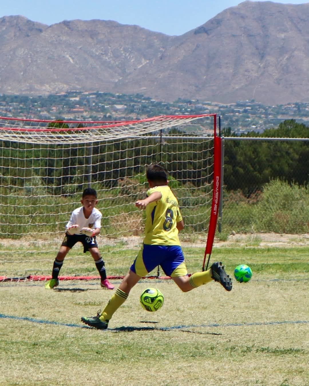 Copa Rey de Reyes fútbol action 2